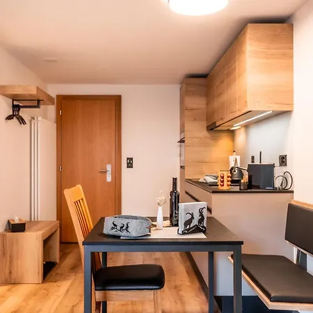 Enzian - Matterhorn Sicht Bei Der Bergbahn Inspiringplaceszermatt Zermatt