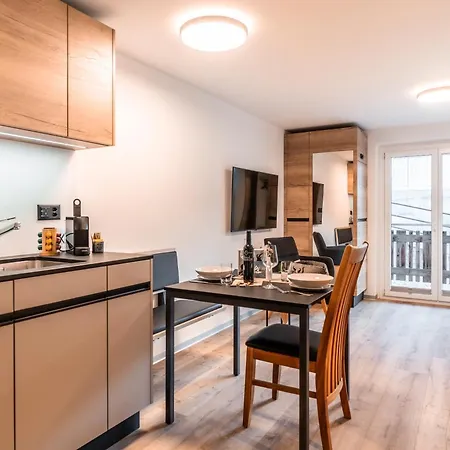 Enzian - Matterhorn Sicht Bei Der Bergbahn Inspiringplaceszermatt